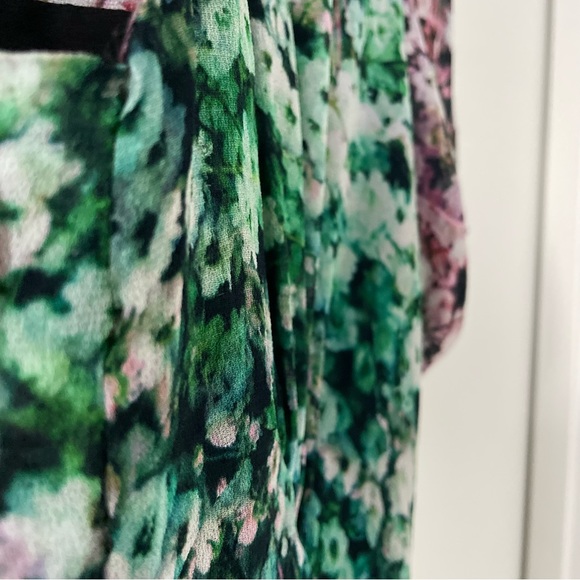 French connection eyelet closure peplum blouse - Picture 12 of 14